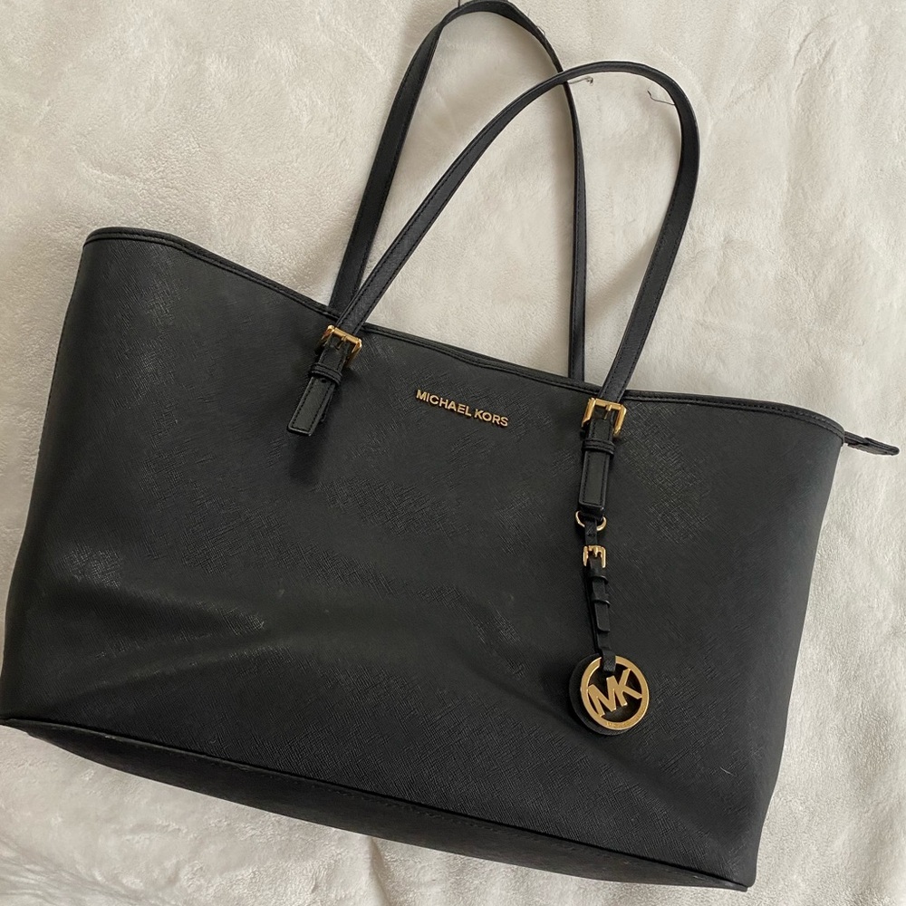 Michael kors black zippered tote bag